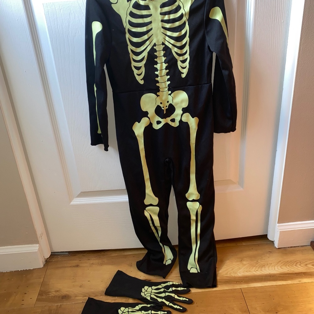 Skeleton costume